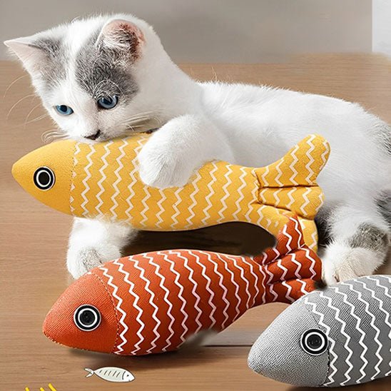 Jouet Poisson Kitty Kick Stick avec herbe à Chat : Votre chat le promènera partout dans la maison